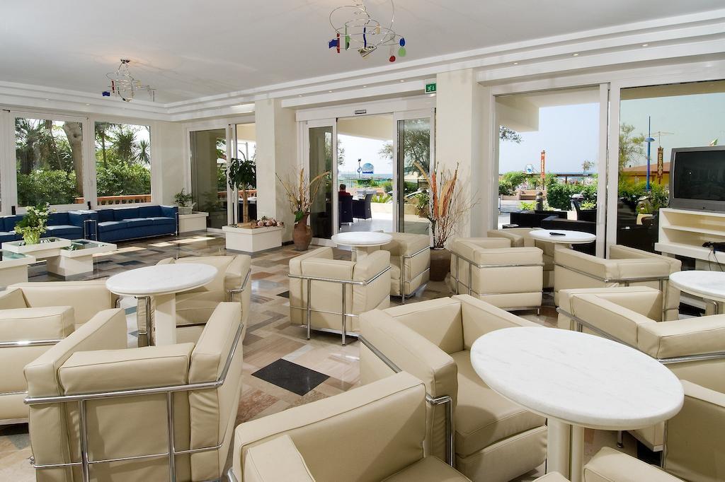 Hotel Prestige 카톨리카 외부 사진